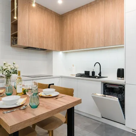 Sobczaka With Parking By Renters Познань